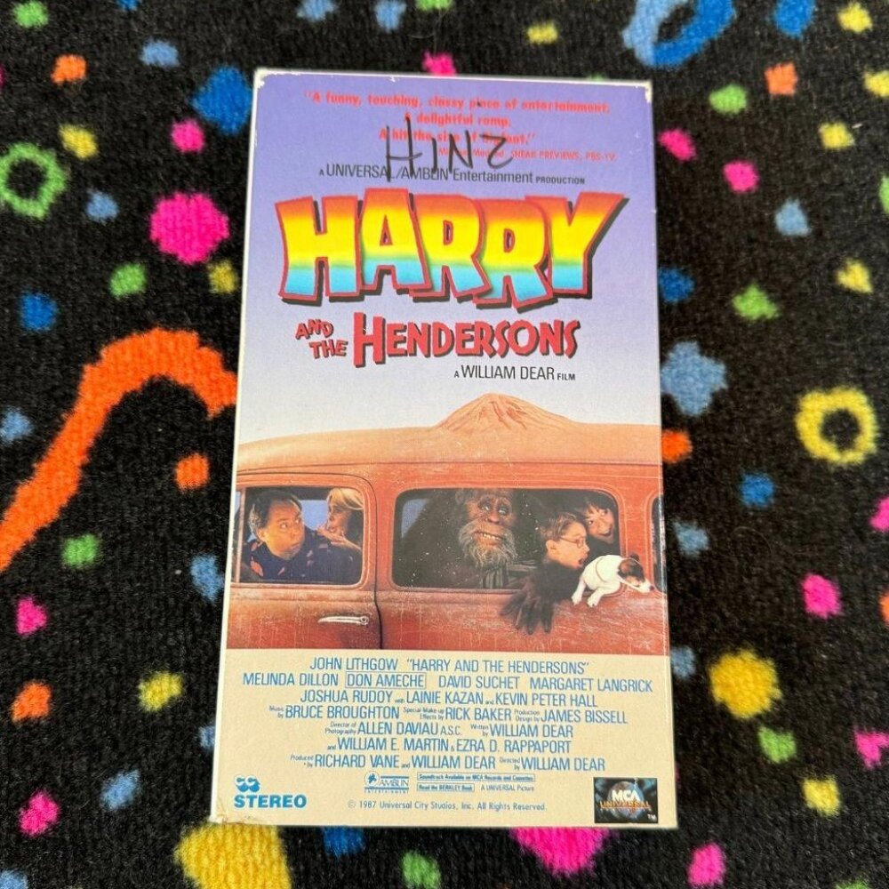 HARRY AND THE‎ HENDERSON VHS